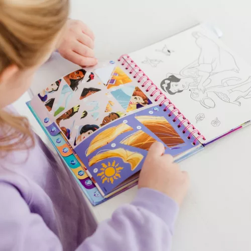 Disney Hercegnők Story puzzle matrica és színező szett