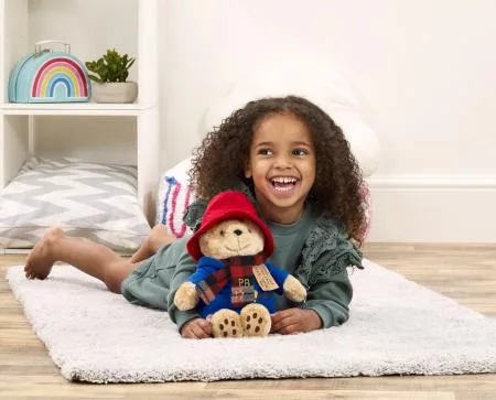 Michael Bond 60. évfordulós Large Cuddly Paddington sállal 25 cm